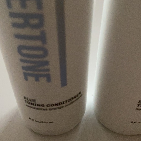 Overtone blue toning conditioner - Picture 2 of 3